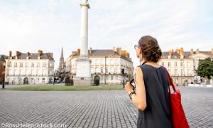 junge Frau in Nantes