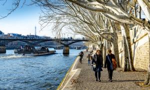 Frauen an der Seine