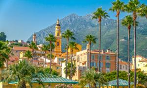 Lichtwolke/iStock.com Menton