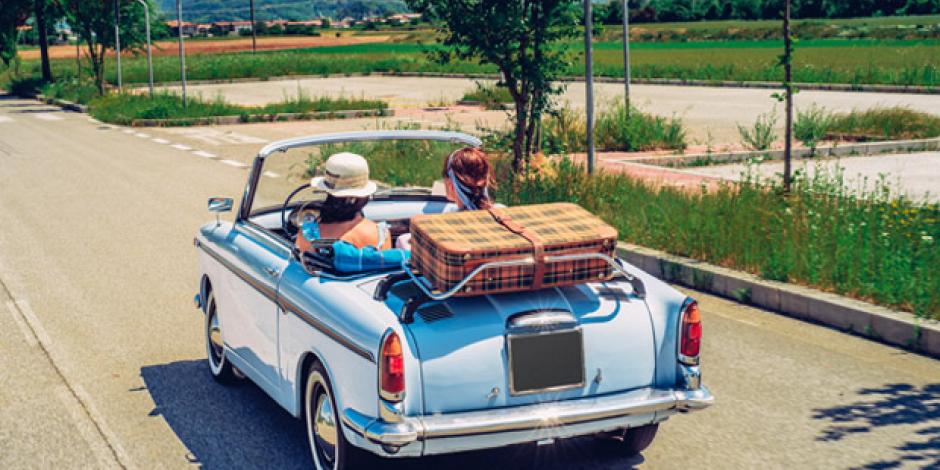 Frauen im Cabrio