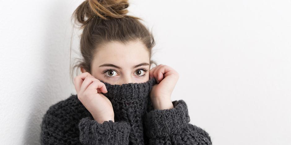 Frau mit Pulli
