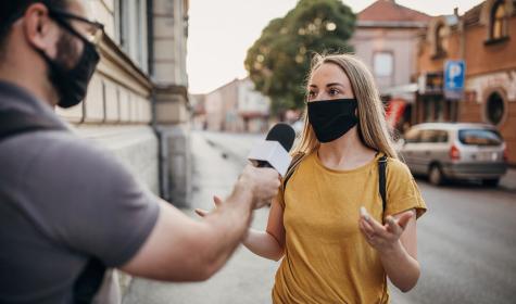 Journalist und Frau